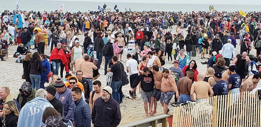 Seaside Polar Bear Plunge Is Ready For You Jersey Shore Online   P Polar Bear Plunge Crowds On The Beach 864x420 