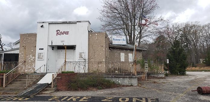 An abandoned nightclub which once featured such entertainment as singer Bruce Springsteen in the early 1970s, is seen on the parcel of Rova Farm property that the township is purchasing for preservation purposes. (Photo by Bob Vosseller)