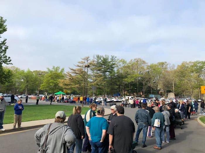 There was a long line of people waiting to get in to the plant sale. (Photo courtesy Al Giamarino)