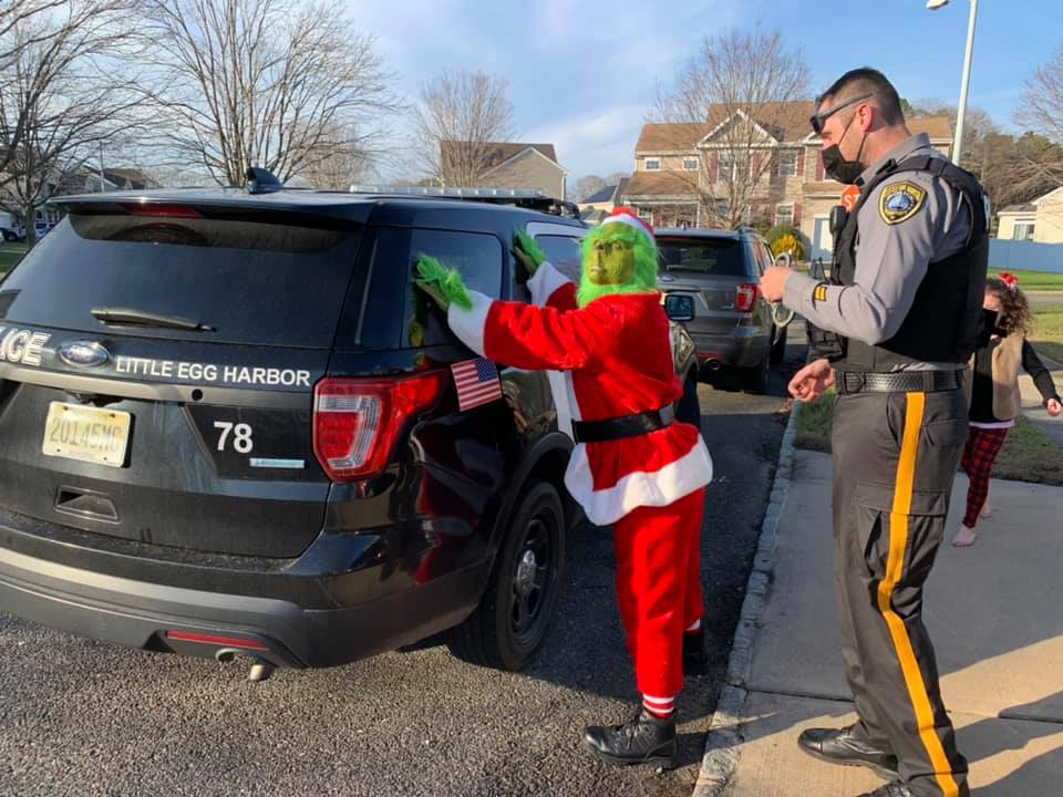 https://www.jerseyshoreonline.com/wp-content/uploads/2020/12/grinch-arrest1.jpg