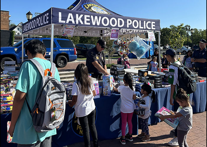 Ocean Health Initiatives Annual Back To School In The Square Event